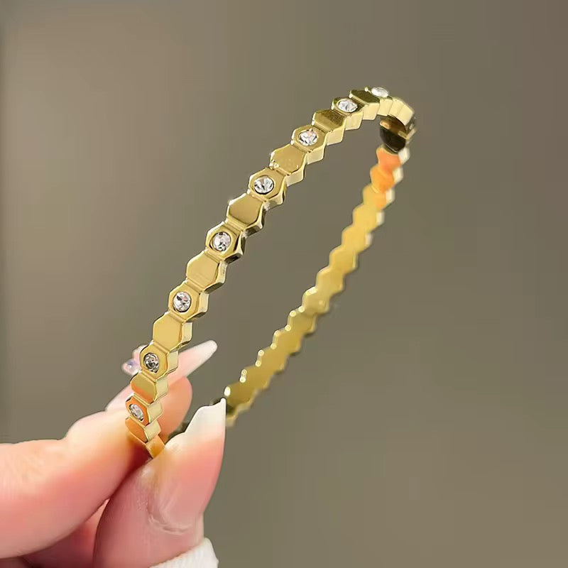 BRACELETS - DAILY USE