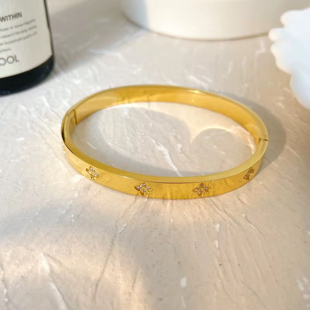 BRACELETS - DAILY USE