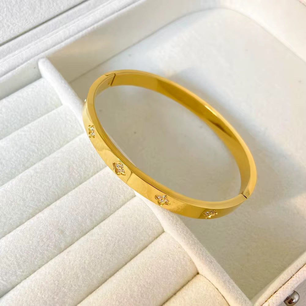 BRACELETS - DAILY USE