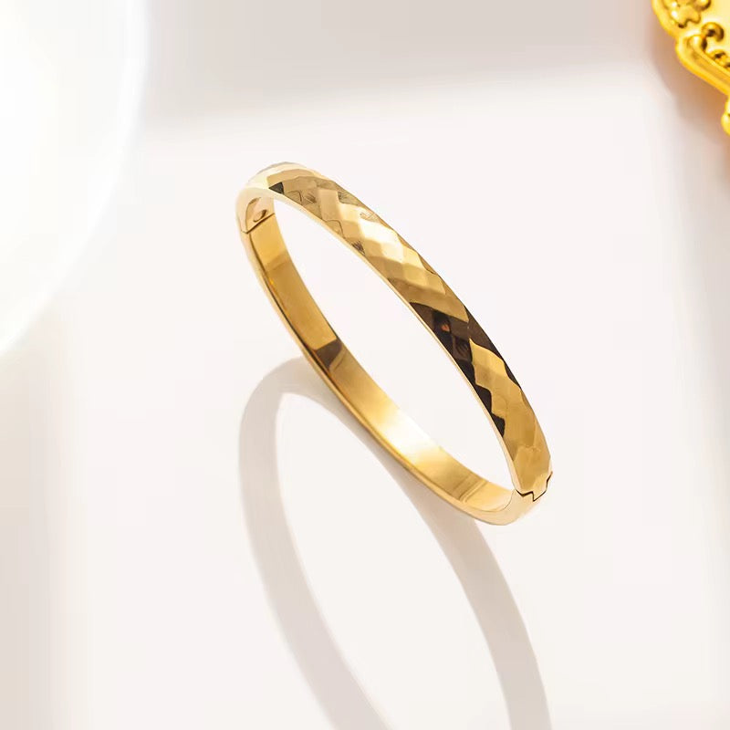 BRACELETS - DAILY USE