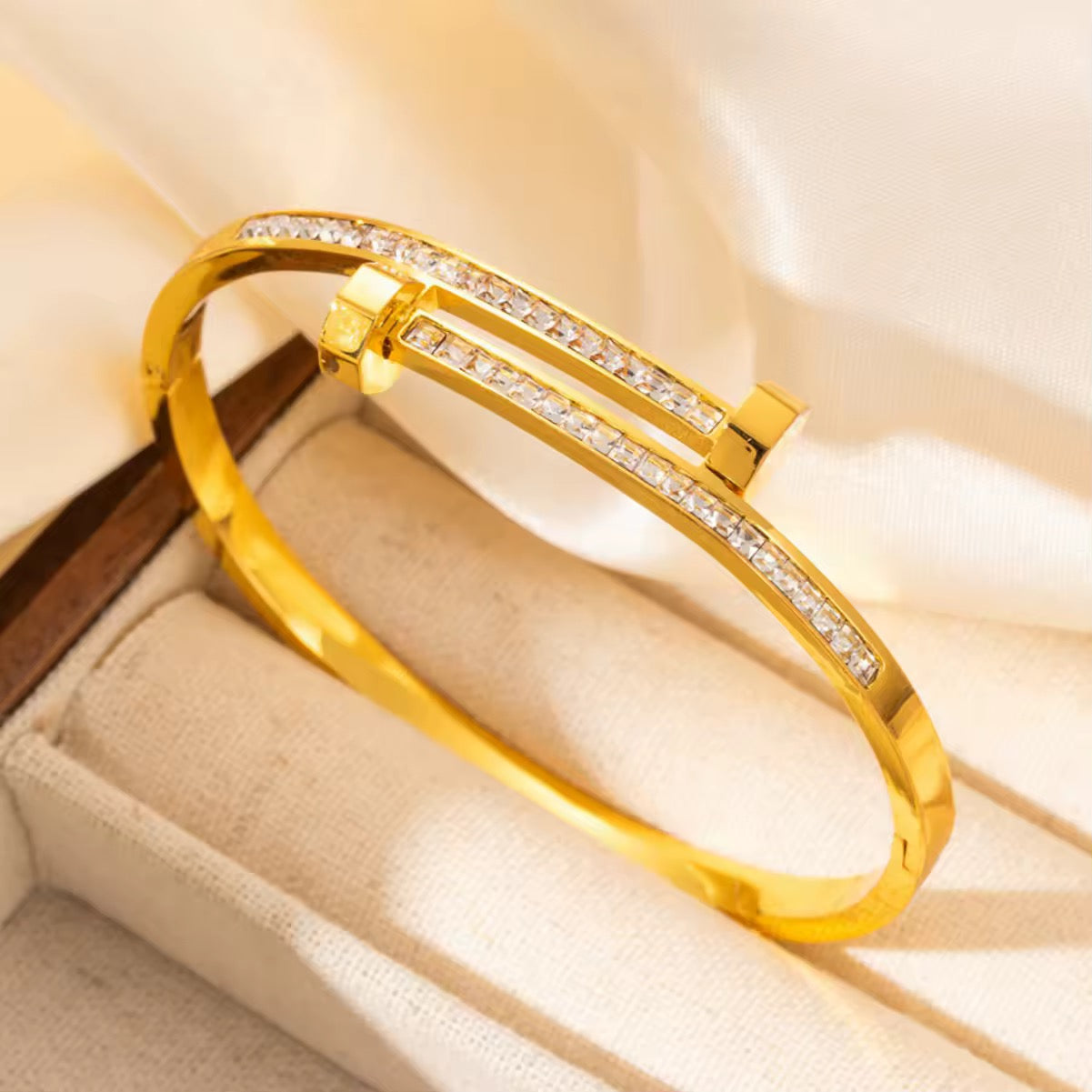 BRACELETS - DAILY USE