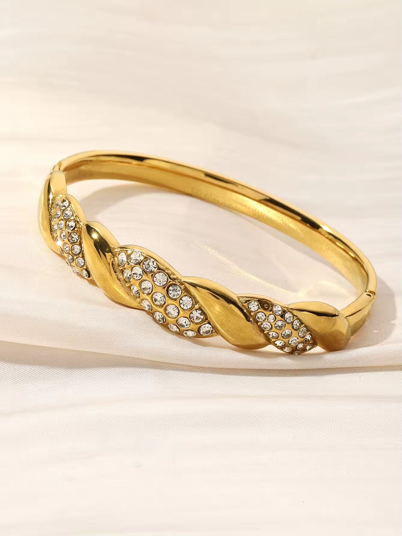 BRACELETS- DAILY ISE