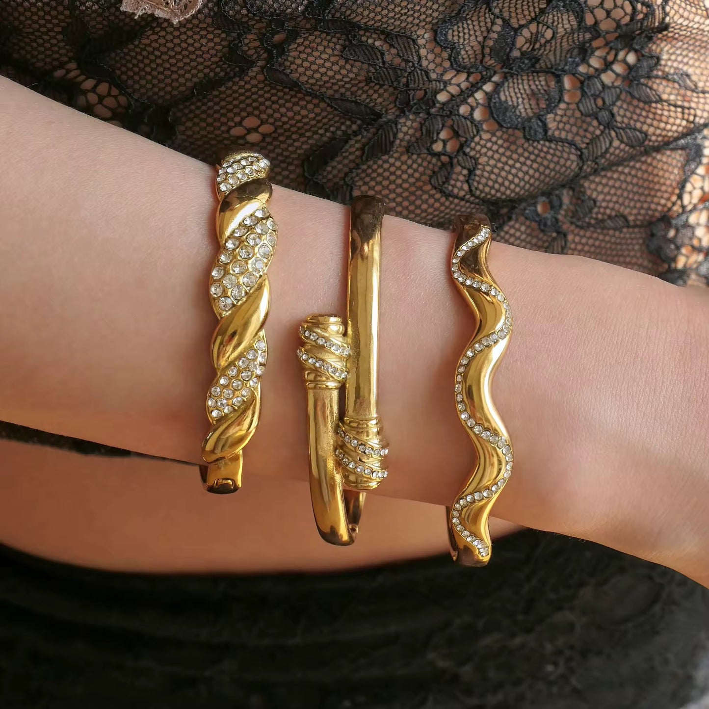 BRACELETS- DAILY ISE