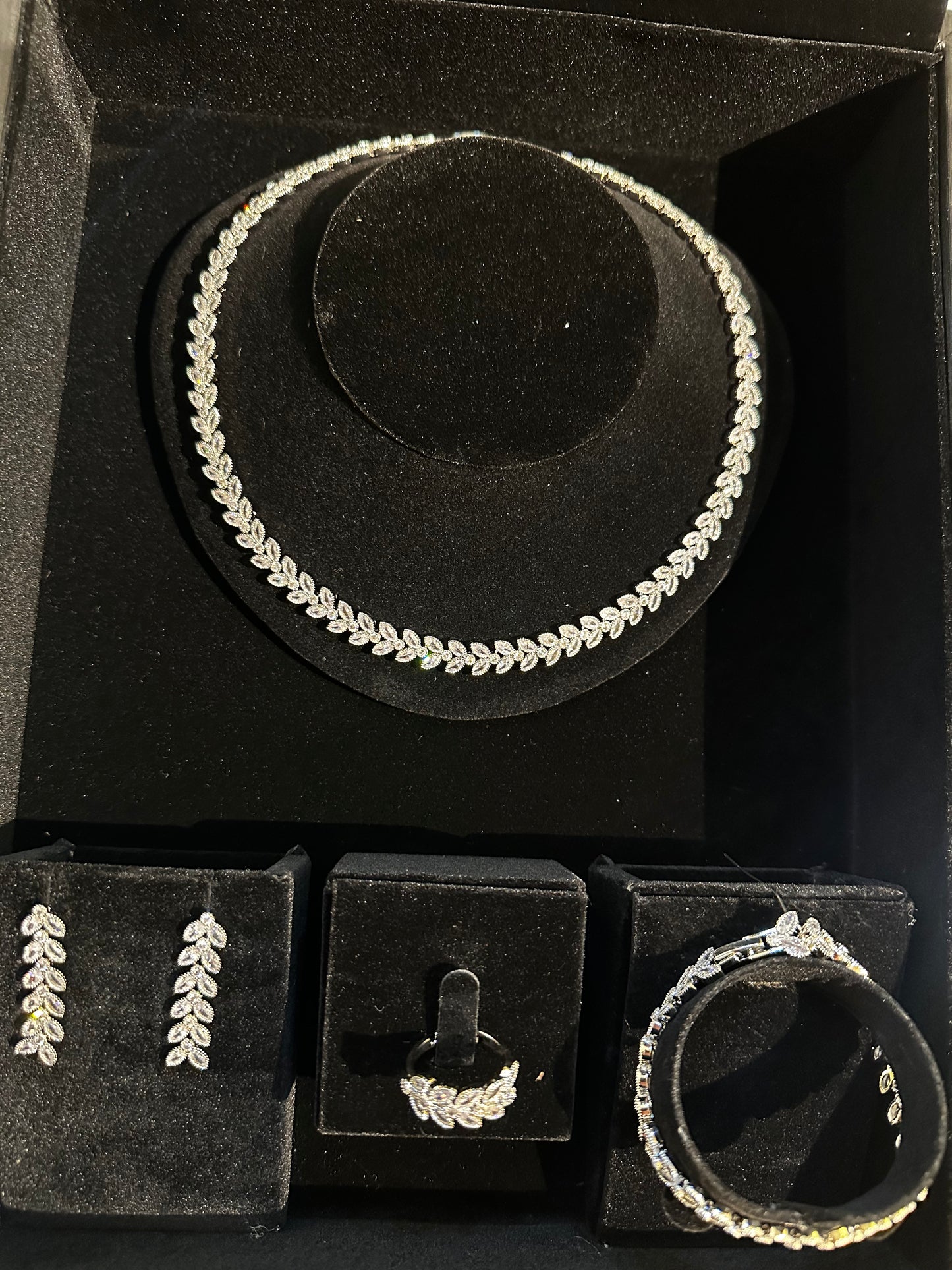 Bridal jewelry set